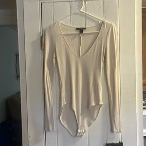 FOREVER 21 LONG SLEEVE PLUNGE NECKLINE BODY SUIT MEDIUM